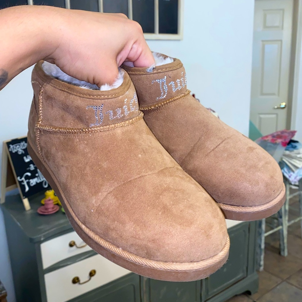 Juicy Couture Women’s Low Top Brown Boots Size 9 / 9.5 ✨